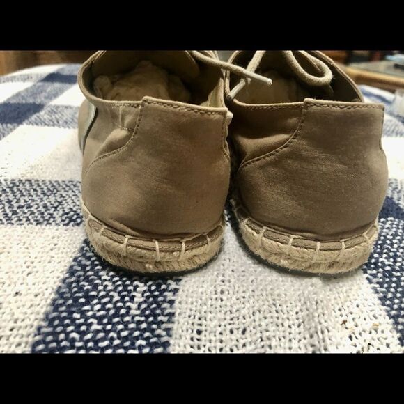 Nice cloth shoes by Cole Haan in size 6B - Picture 3 of 4